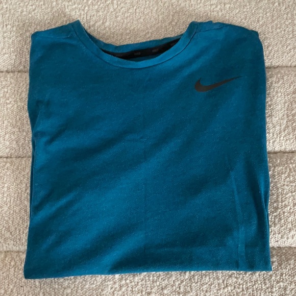Nike Dri-fit/Size Medium - Picture 1 of 1